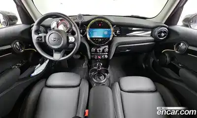 Mini Cooper 2023 1.5 Автомат в Москве № 492491, миниатюра 7