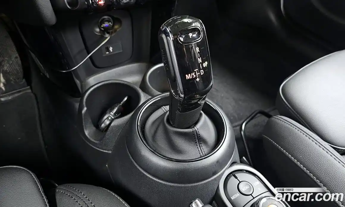 Mini Cooper 2023 1.5 Автомат в Москве № 492491, фото 9