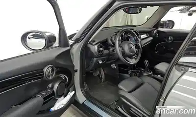 Mini Cooper 2023 1.5 Автомат в Москве № 492491, миниатюра 10