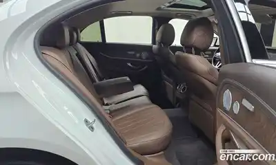 Mercedes-Benz E-Class 2019 2.0 Автомат в Москве № 495046, миниатюра 12