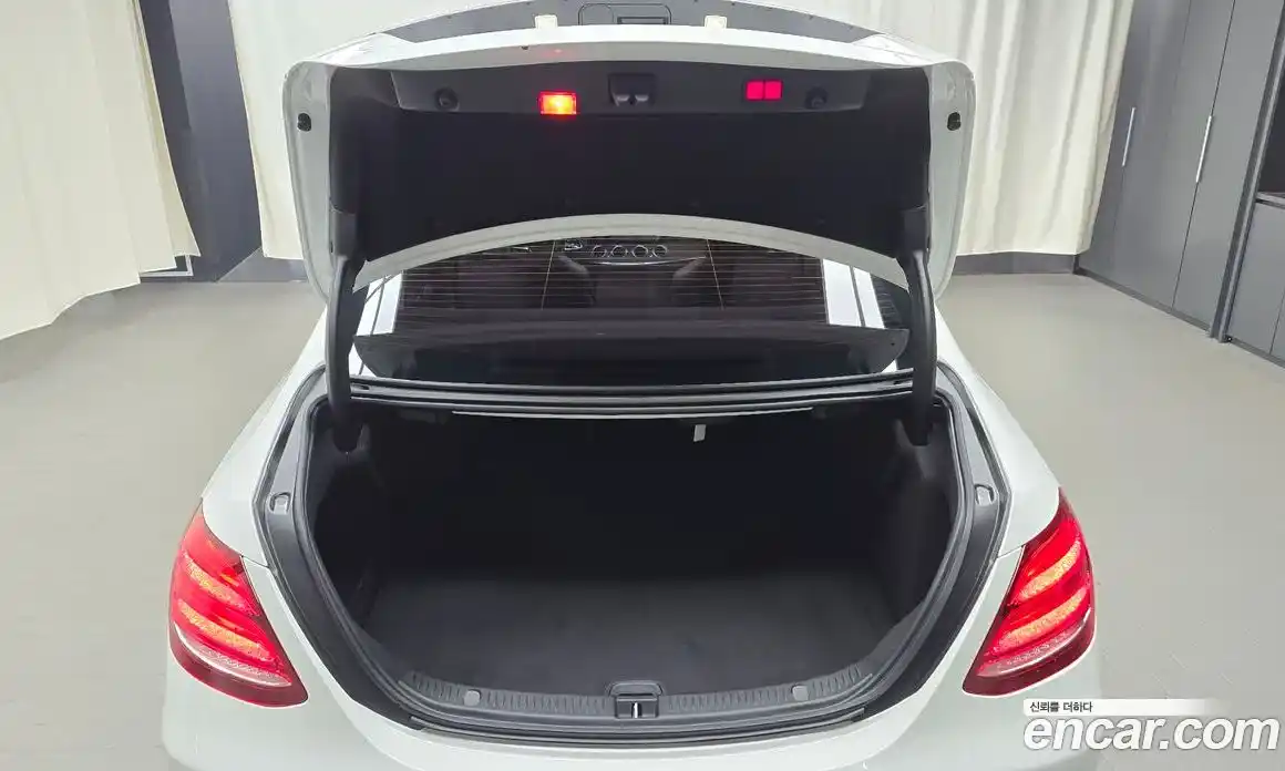 Mercedes-Benz E-Class 2019 2.0 Автомат в Москве № 495046, фото 20