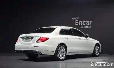 Mercedes-Benz E-Class 2019 2.0 Автомат в Москве № 495046, миниатюра 2