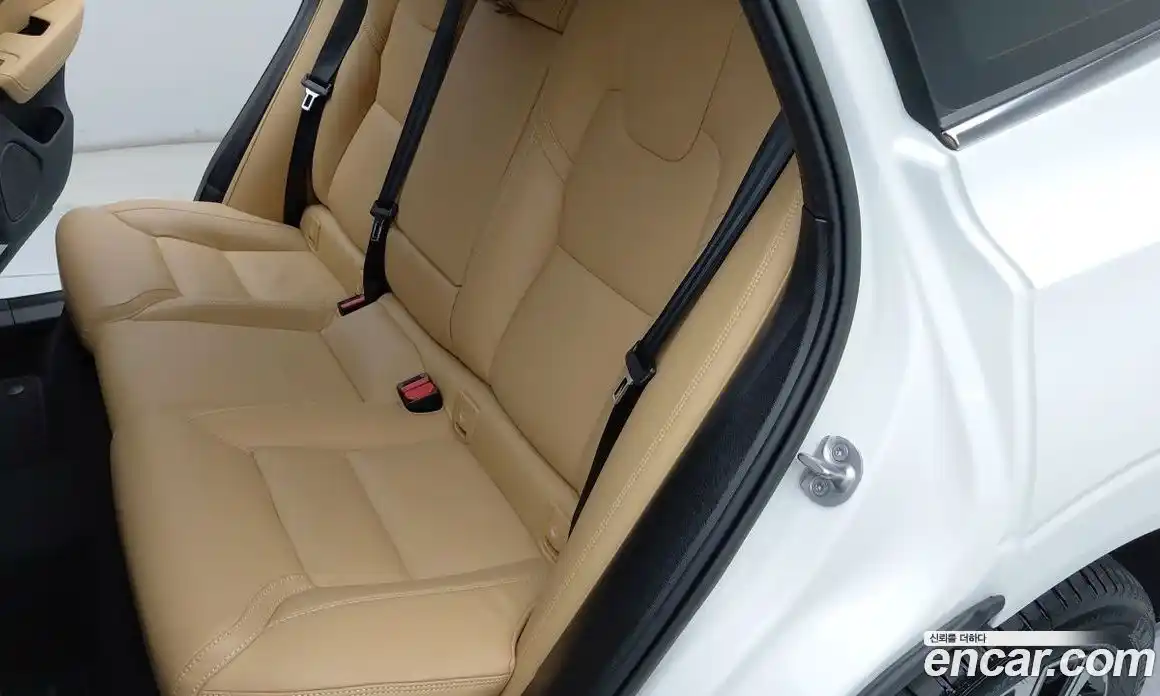 Volvo XC60 2023 2.0 Автомат в Москве № 497908, фото 6