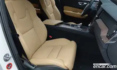 Volvo XC60 2023 2.0 Автомат в Москве № 497908, миниатюра 10