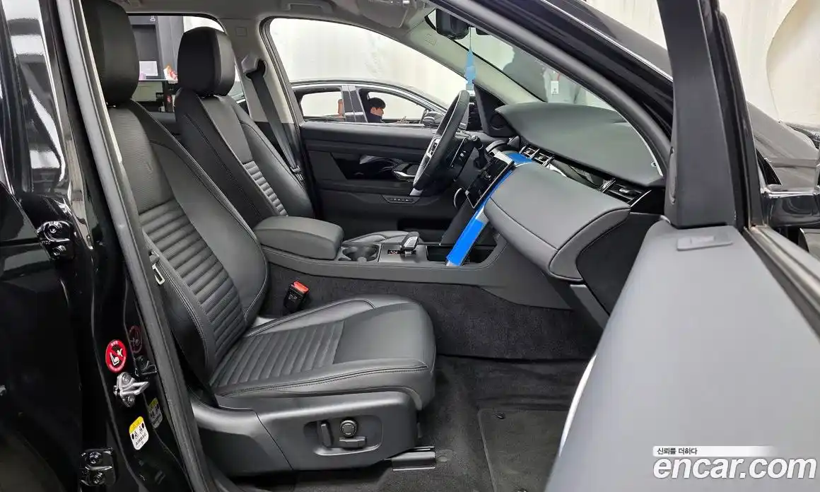 Land Rover Discovery Sport 2025 2.0 Автомат в Москве № 498545, фото 11