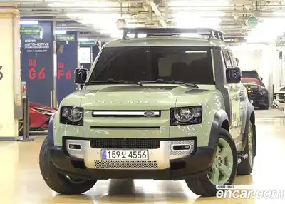 Land Rover Defender, 2023