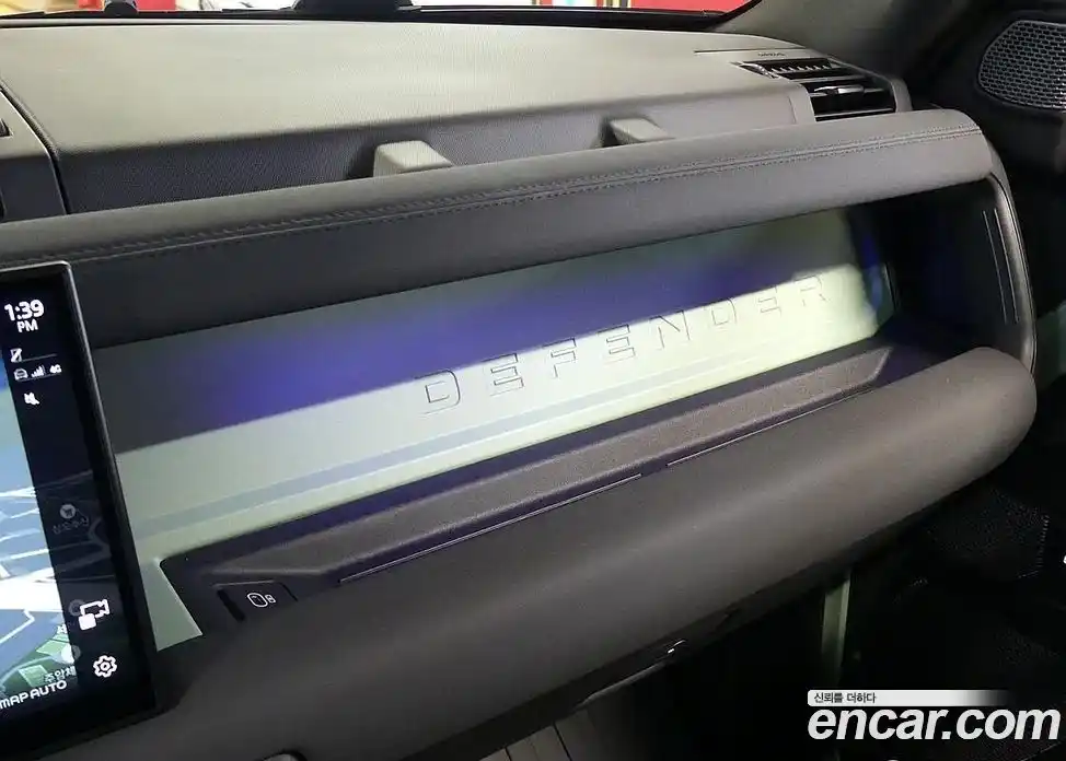 Land Rover Defender 2023 3.0 Автомат в Москве № 498673, фото 16