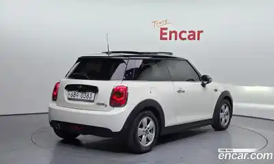 Mini Cooper 2016 1.5 Автомат в Москве № 499333, миниатюра 2