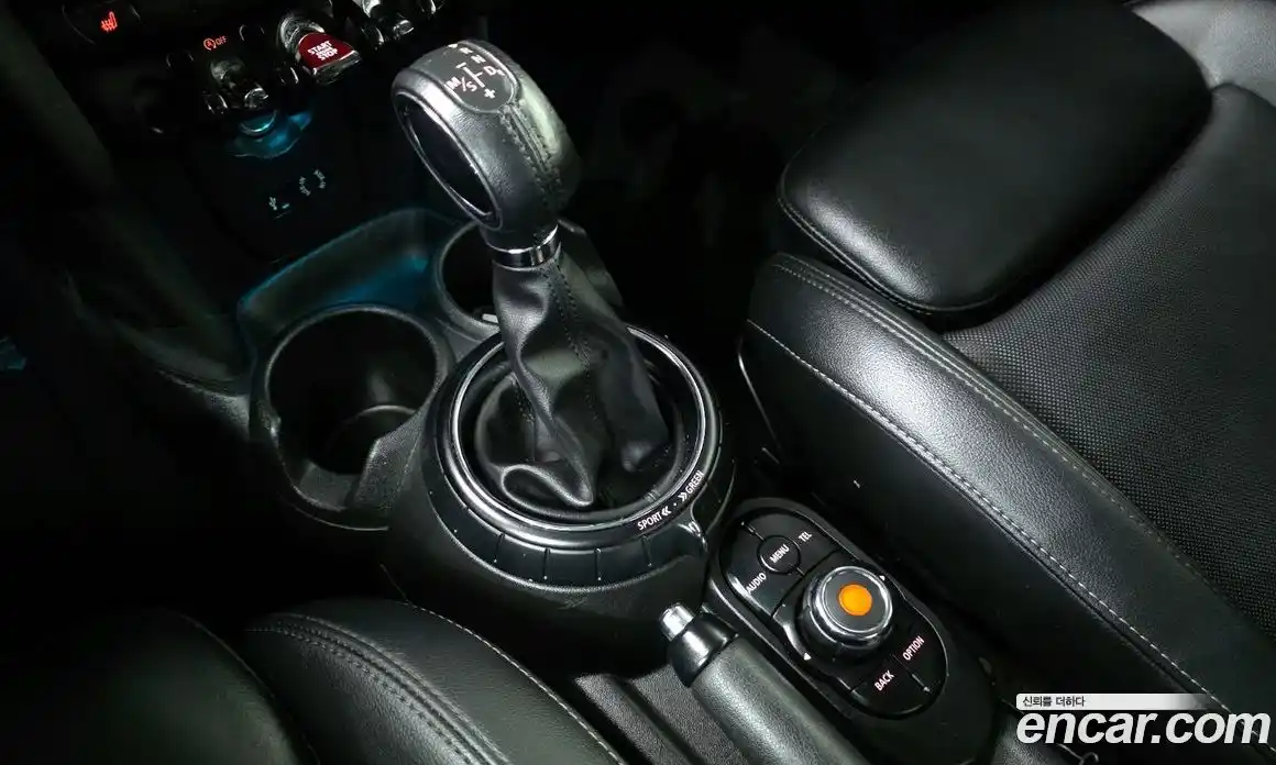 Mini Cooper 2016 1.5 Автомат в Москве № 499333, фото 9