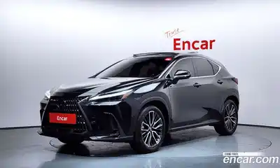 Lexus NX, 2025