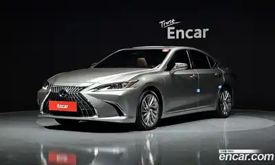 Lexus ES, 2024