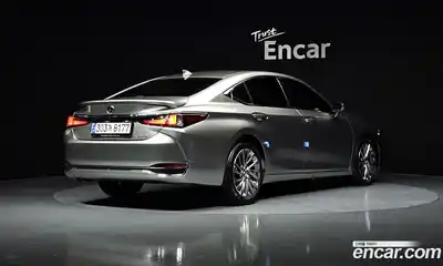 Lexus ES 2024 2.5 Автомат в Москве № 499578, миниатюра 2