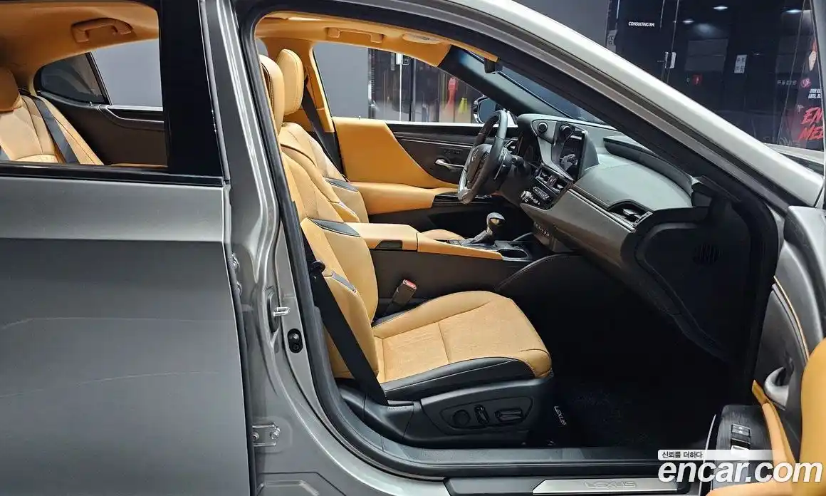 Lexus ES 2024 2.5 Автомат в Москве № 499578, фото 10