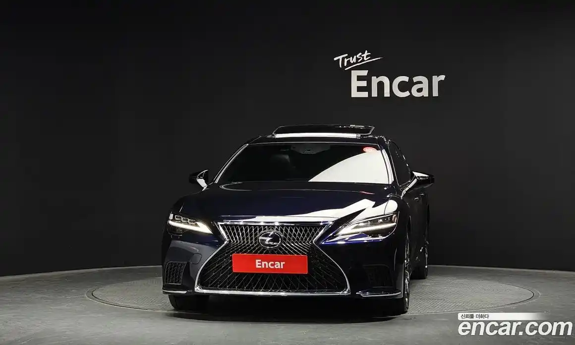 Lexus LS 2022 3.5 Автомат в Москве № 499667, фото 3