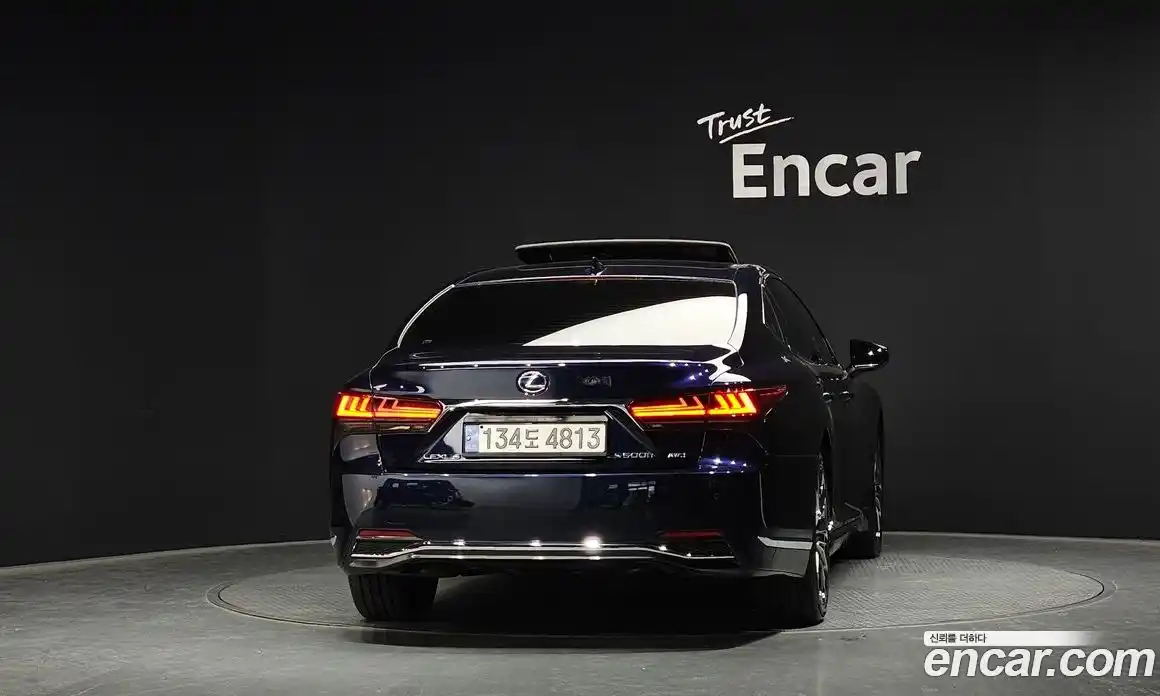 Lexus LS 2022 3.5 Автомат в Москве № 499667, фото 4