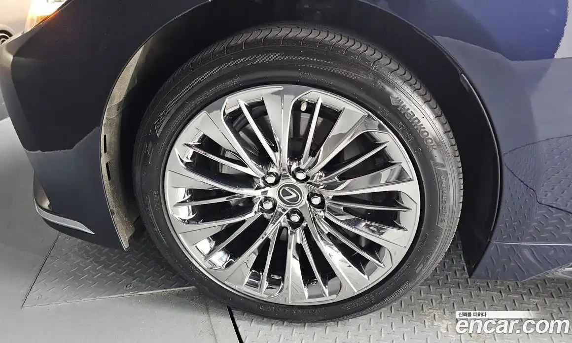 Lexus LS 2022 3.5 Автомат в Москве № 499667, фото 5