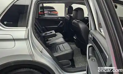 Volkswagen Tiguan 2023 2.0 Автомат в Москве № 499907, миниатюра 12