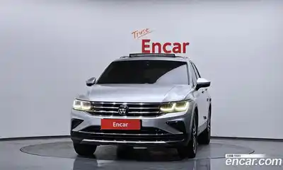 Volkswagen Tiguan 2023 2.0 Автомат в Москве № 499907, миниатюра 3