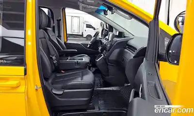 Hyundai Staria 2023 3.5 Автомат в Москве № 518214, миниатюра 11