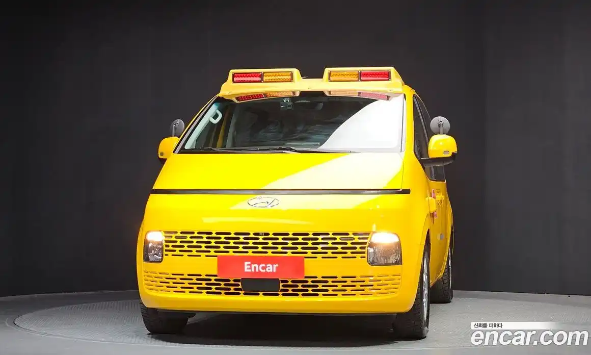 Hyundai Staria 2023 3.5 Автомат в Москве № 518214, фото 3