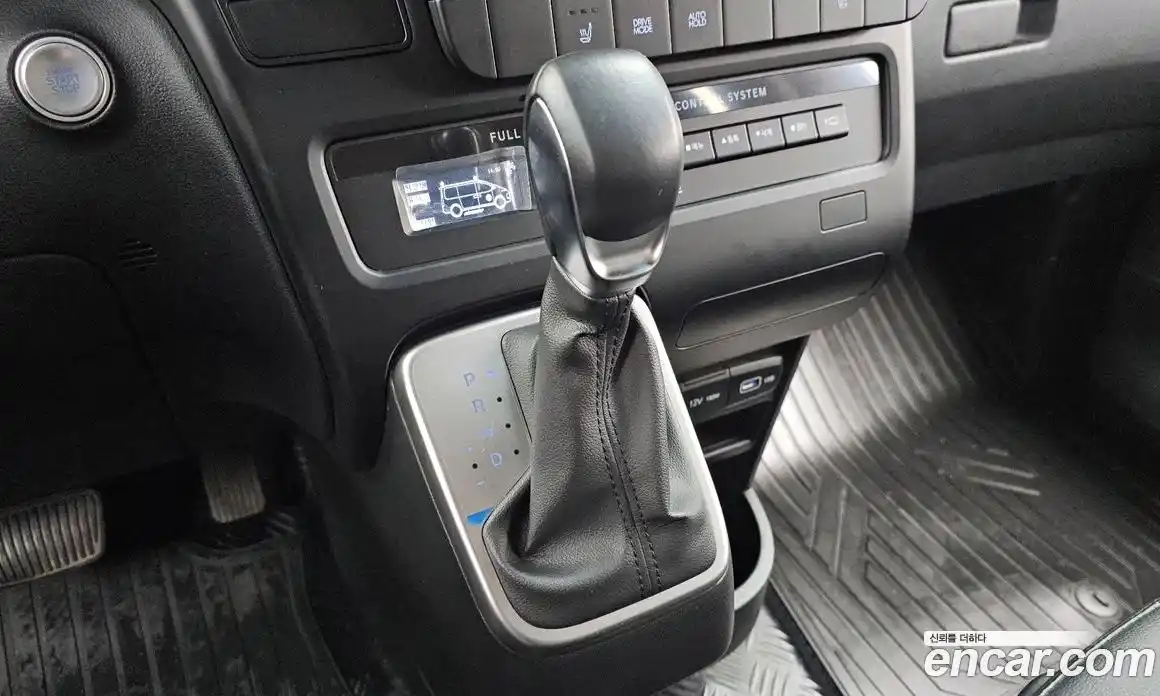 Hyundai Staria 2023 3.5 Автомат в Москве № 518214, фото 9