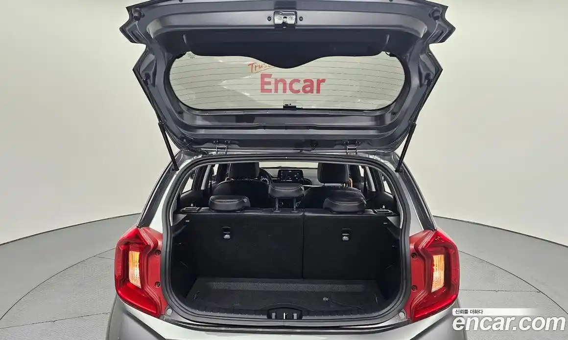 Kia Morning 2023 1.0 Автомат в Москве № 519799, фото 20