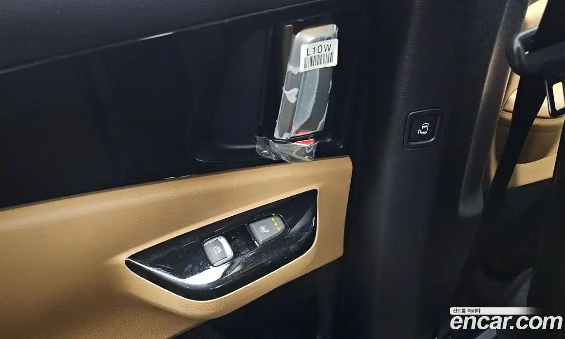 Kia Canival 2023 3.5 Автомат в Москве № 519928, фото 19