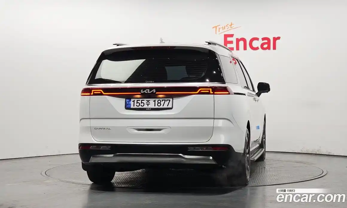 Kia Canival 2023 3.5 Автомат в Москве № 519928, фото 4