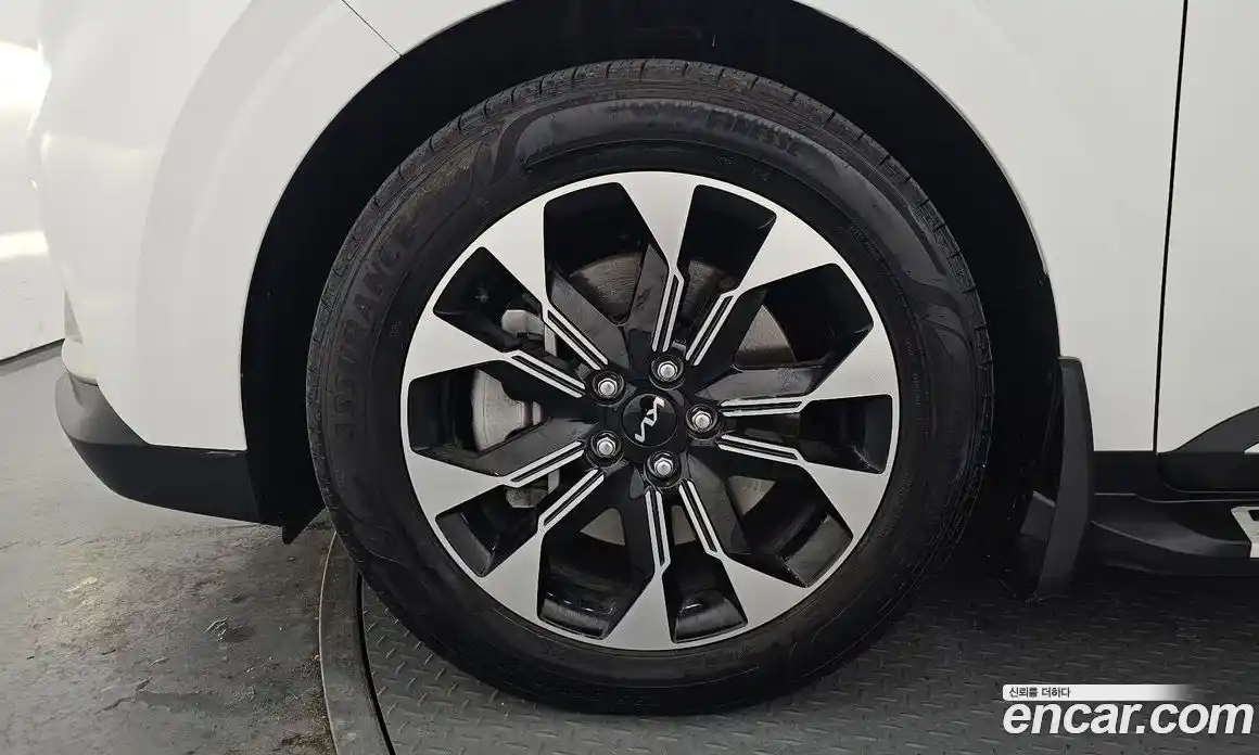 Kia Canival 2023 3.5 Автомат в Москве № 519928, фото 5