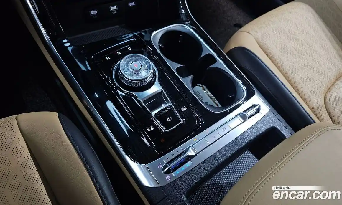 Kia Canival 2023 3.5 Автомат в Москве № 519928, фото 9