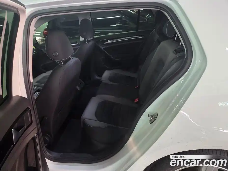 Volkswagen Golf 2016 1.4 Автомат в Москве № 521741, фото 17