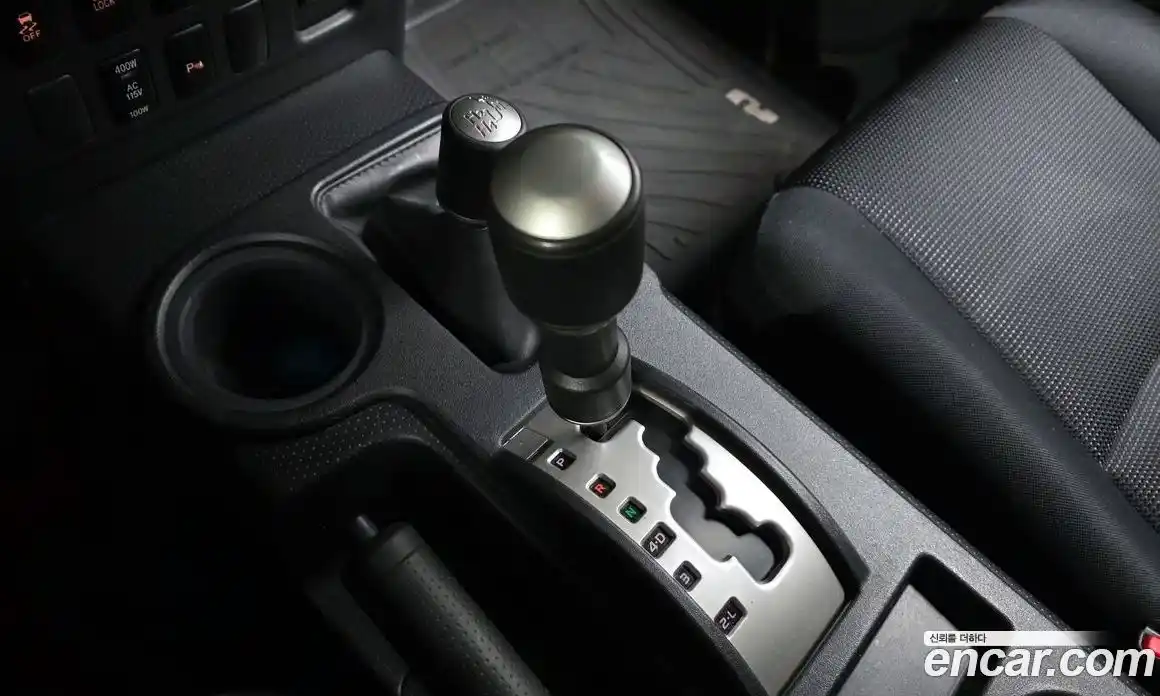 Toyota FJ Cruiser 2012 4.0 Автомат в Москве № 523940, фото 9