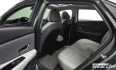 Hyundai Avante 2023 1.6 Автомат в Москве № 529964, миниатюра 11