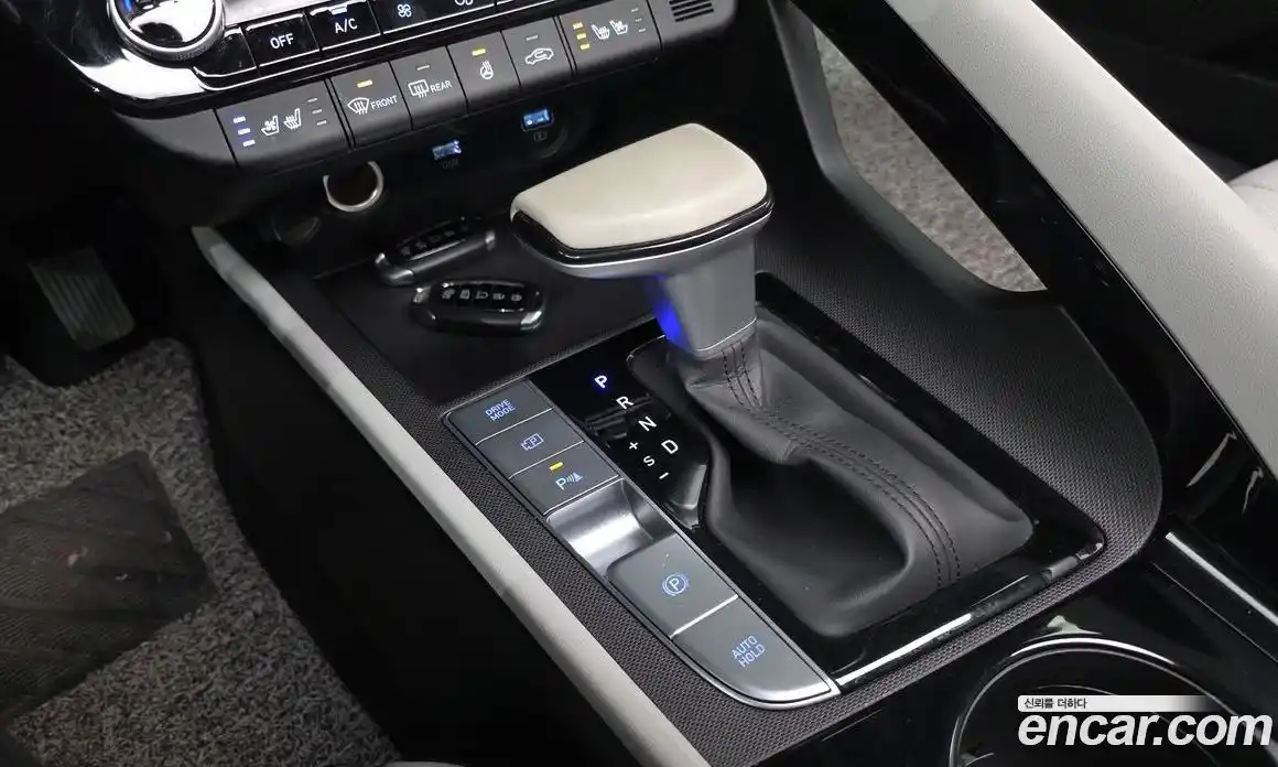 Hyundai Avante 2023 1.6 Автомат в Москве № 529964, фото 9