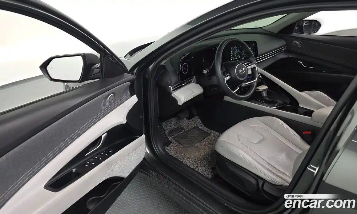 Hyundai Avante 2023 1.6 Автомат в Москве № 529964, фото 10