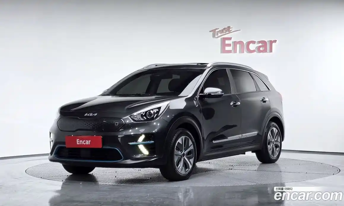 Kia Niro 2022 0.1 Автомат в Москве № 532254, фото 1