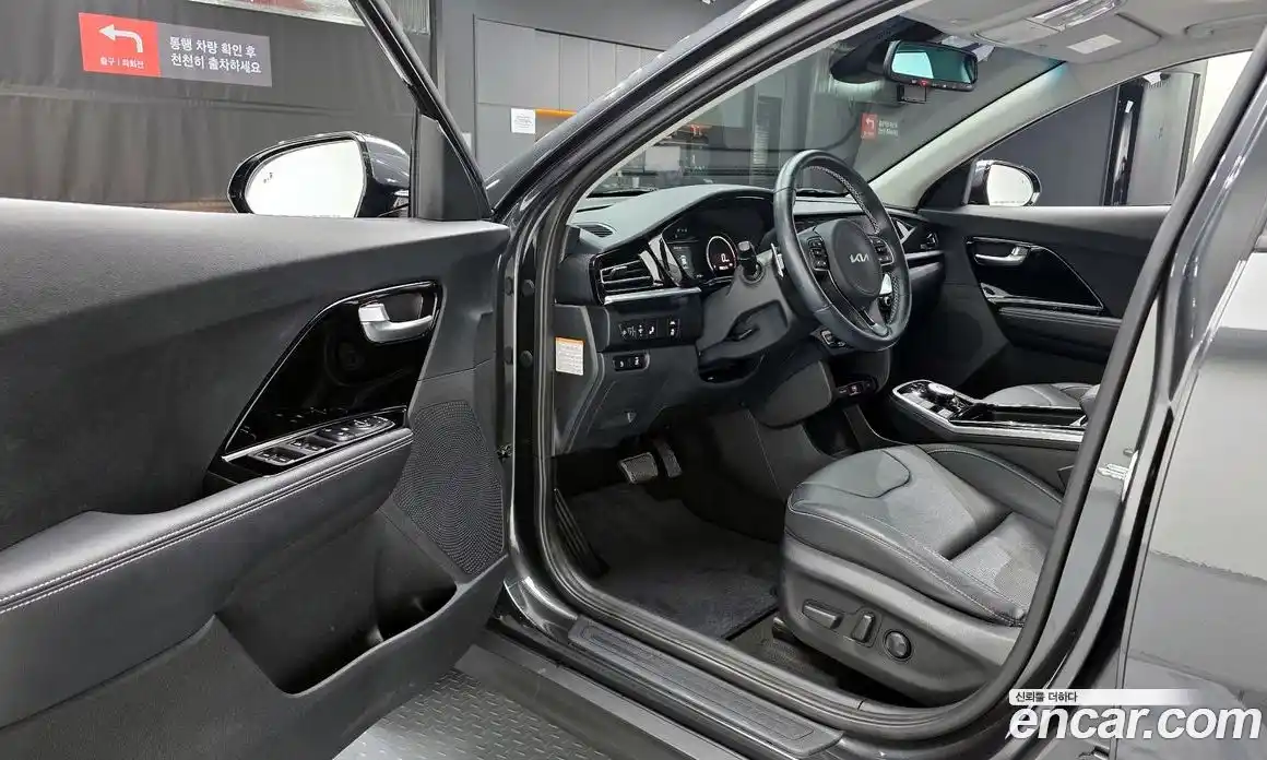 Kia Niro 2022 0.1 Автомат в Москве № 532254, фото 11