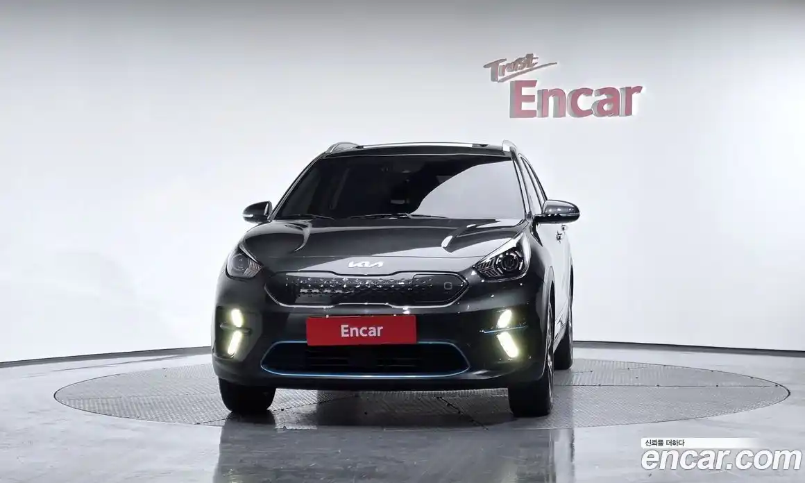 Kia Niro 2022 0.1 Автомат в Москве № 532254, фото 3