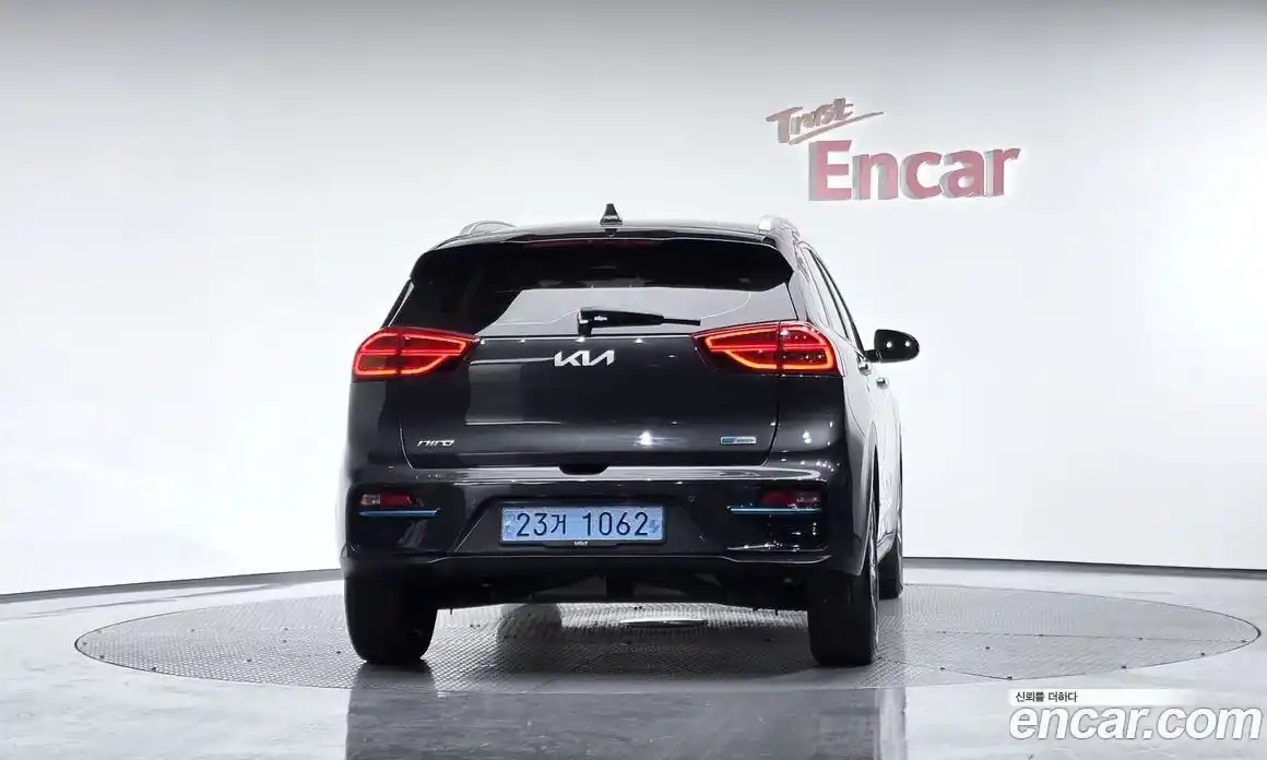 Kia Niro 2022 0.1 Автомат в Москве № 532254, фото 4