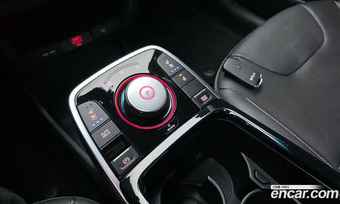 Kia Niro 2022 0.1 Автомат в Москве № 532254, фото 9