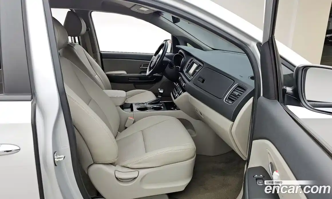 Kia Canival 2020 2.2 Автомат в Москве № 532608, фото 11