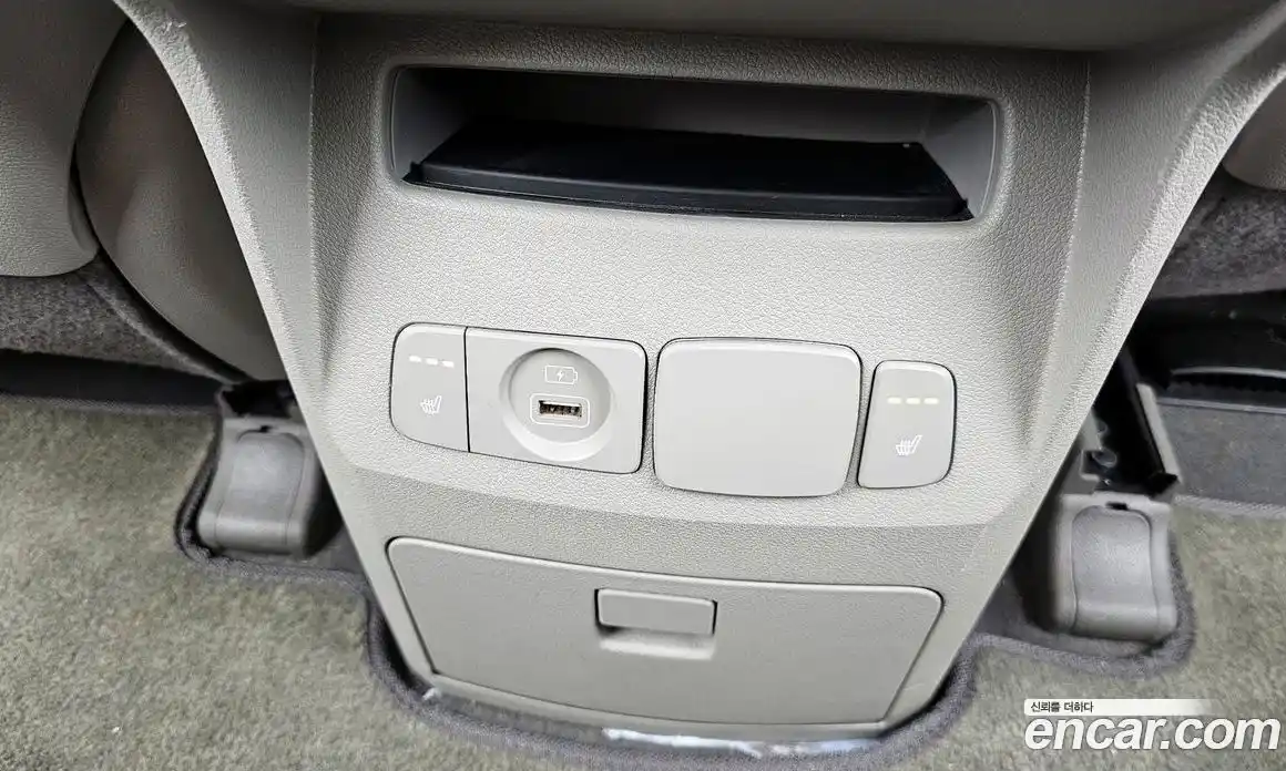 Kia Canival 2020 2.2 Автомат в Москве № 532608, фото 19