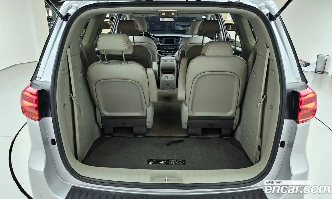 Kia Canival 2020 2.2 Автомат в Москве № 532608, фото 20