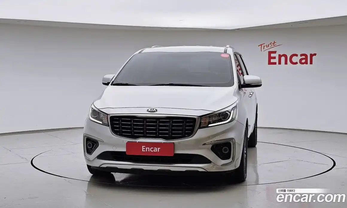 Kia Canival 2020 2.2 Автомат в Москве № 532608, фото 3