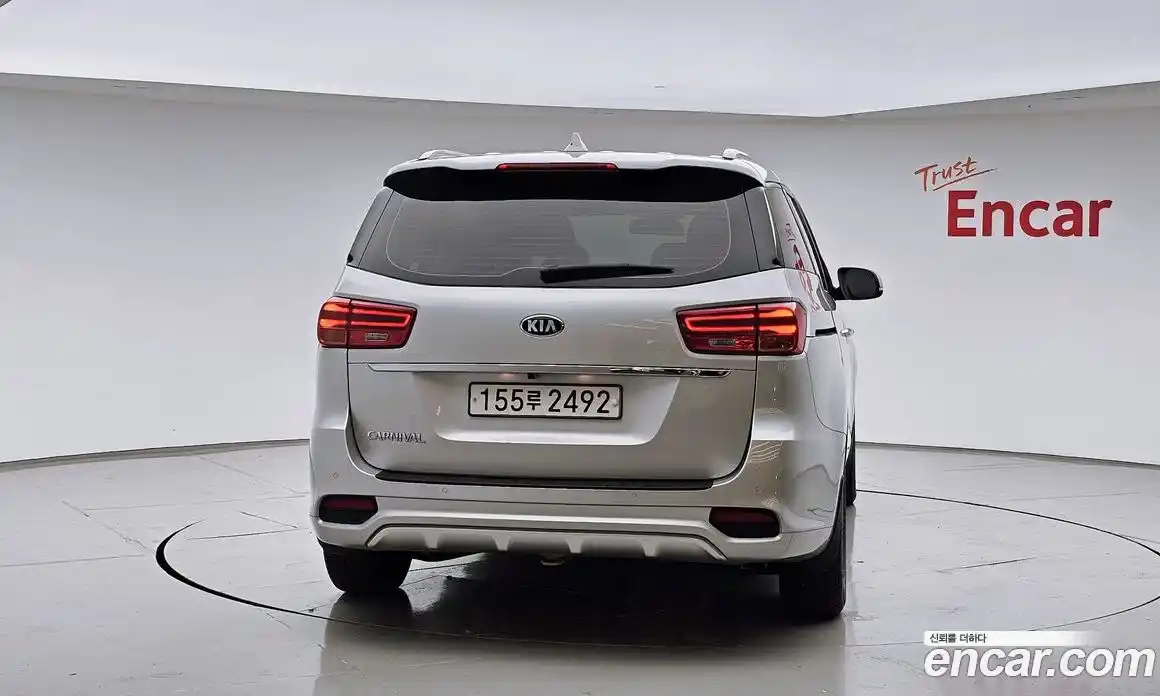Kia Canival 2020 2.2 Автомат в Москве № 532608, фото 4