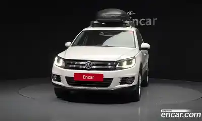 Volkswagen Tiguan 2016 2.0 Автомат в Москве № 533470, миниатюра 3