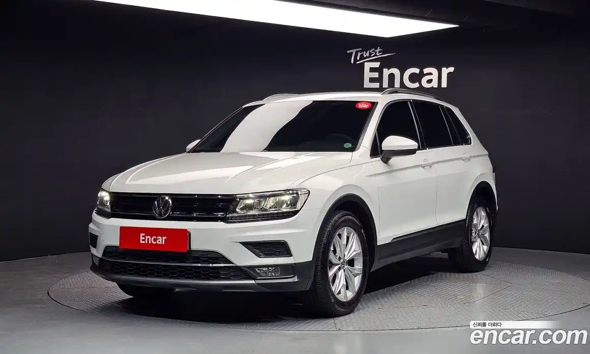 Volkswagen Tiguan 2020 2.0 Автомат в Москве № 533645, фото 1