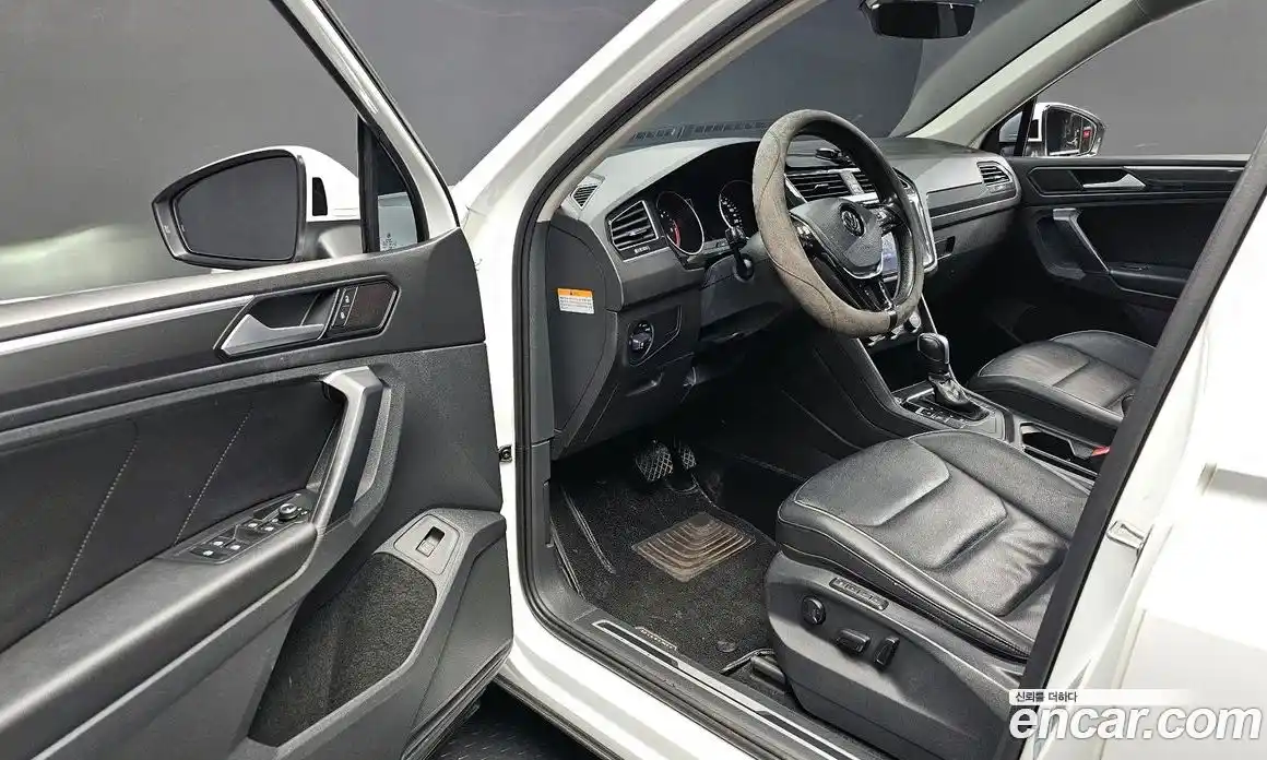 Volkswagen Tiguan 2020 2.0 Автомат в Москве № 533645, фото 11