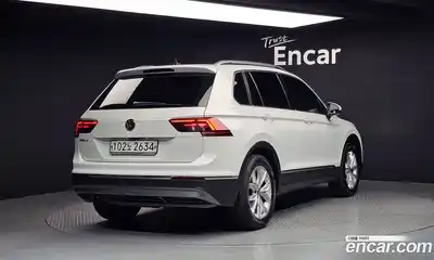Volkswagen Tiguan 2020 2.0 Автомат в Москве № 533645, миниатюра 2