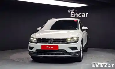 Volkswagen Tiguan 2020 2.0 Автомат в Москве № 533645, миниатюра 3